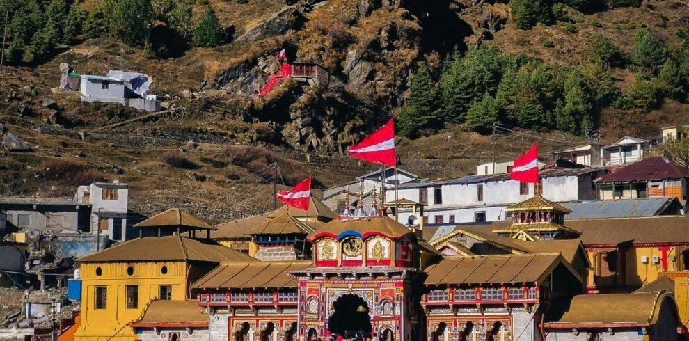 Badrinath Dham spiritual darshan at the iconic temple in the Garhwal Himalayas