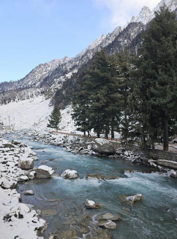 Romantic Kashmir honeymoon destination with snow‑capped mountains and scenic valley views in Jammu & Kashmir, India
