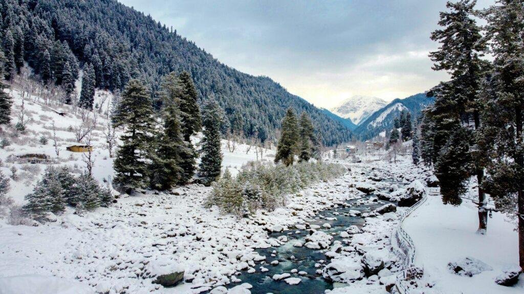 Scenic Sindh River flowing through Sonamarg riverbank with Himalayan mountains in Jammu & Kashmir, India